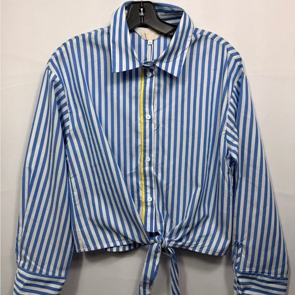 Lyla Grace Blue & White Stripe Tie Front French Girl Shirt NWT M - Picture 1 of 6